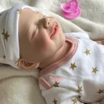 Realistic 17inch Reborn Doll Full Silicone Cuddly Baby Girl with Angelic Smile for Depression & Loneliness Support Collectibles - Imagine 4
