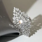 Huitan Sparkling Marquise Shaped Women Rings Full Pave Crystal Cubic Zirconia Gorgeous Lady Wedding Party Rings Fashion Jewelry
