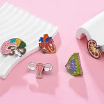 Hanreshe Classic Enamel Organ Brooch Pin Medical Anatomy Kidney Brain Heart Skull Badge Medicine Jewelry for Doctor Nurse - Imagine 6